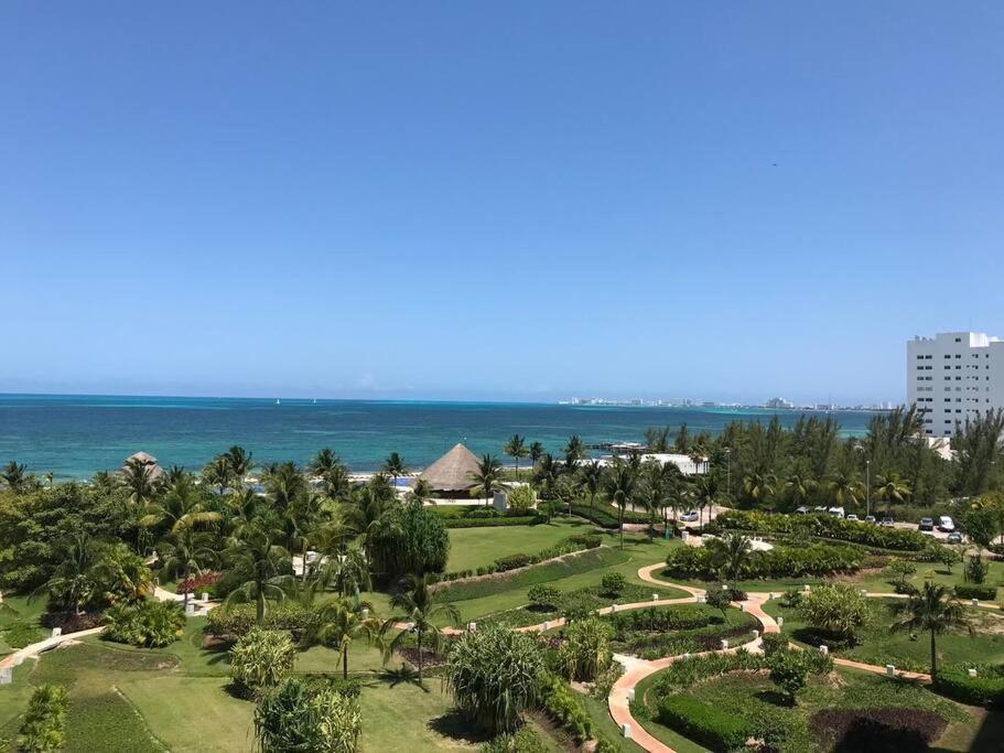 Punta Me Luxury Apartments Ocean View & Beach Front In Amara Канкун Экстерьер фото