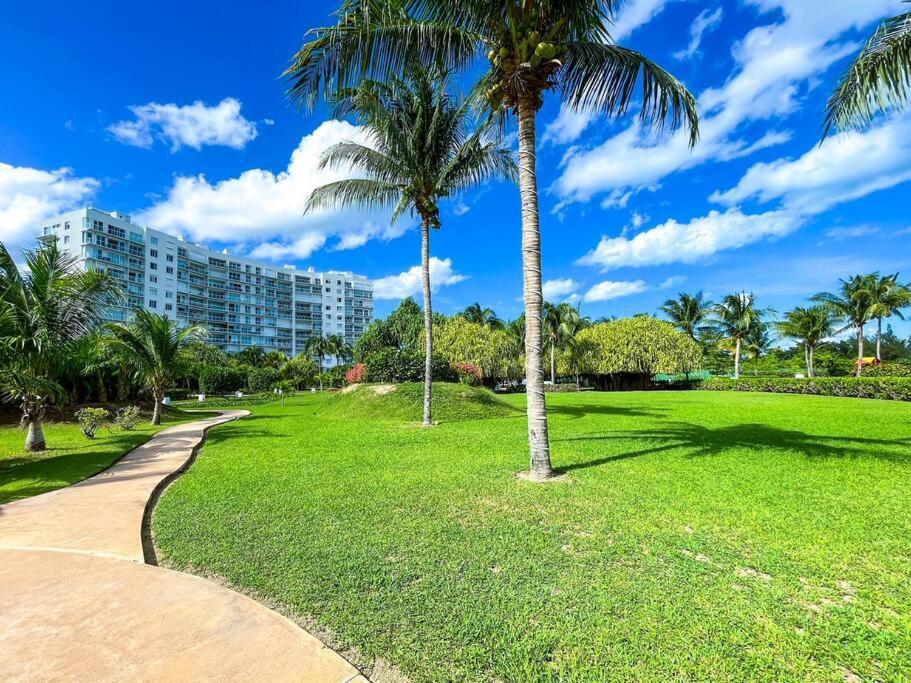 Punta Me Luxury Apartments Ocean View & Beach Front In Amara Канкун Экстерьер фото