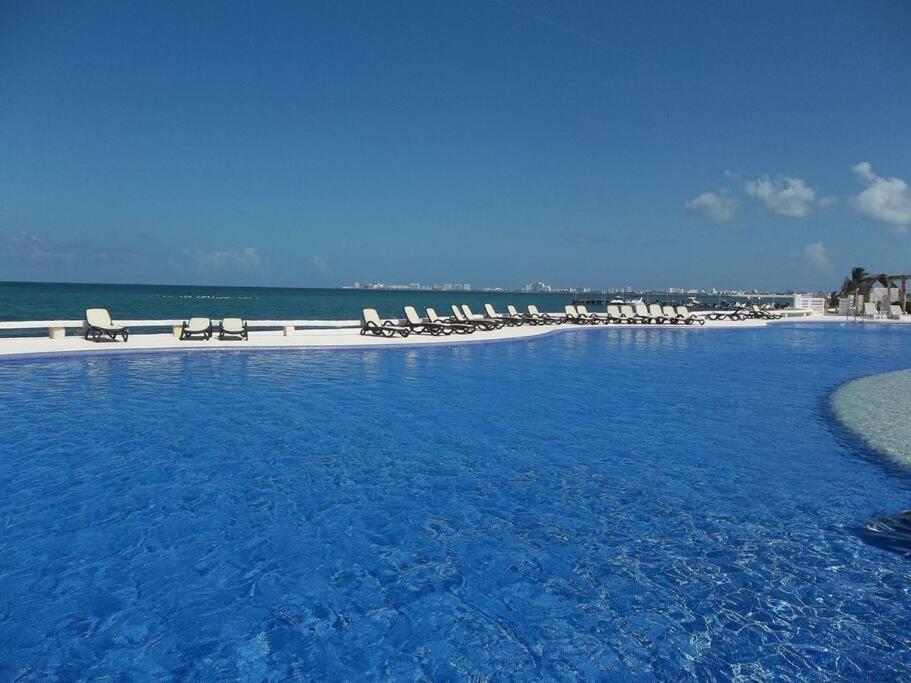 Punta Me Luxury Apartments Ocean View & Beach Front In Amara Канкун Экстерьер фото