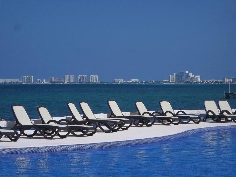 Punta Me Luxury Apartments Ocean View & Beach Front In Amara Канкун Экстерьер фото